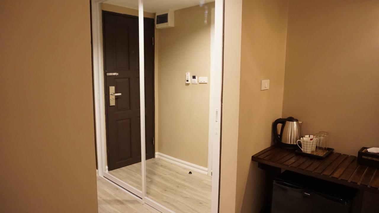 Taris Art Hotel Phrae Exterior foto